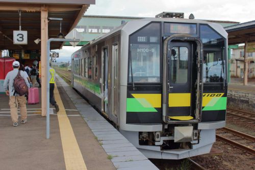 【函館本線 長万部→新函館北斗 乗車記】 噴火湾と駒ヶ岳の絶景を快走する気動車特急から眺める旅!