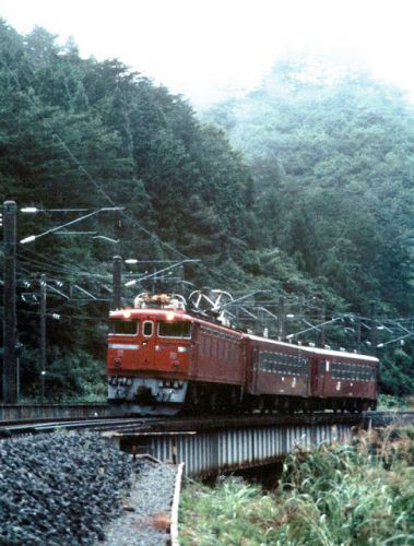 板谷峠を通過する 寝台特急北斗星 1988.9.3