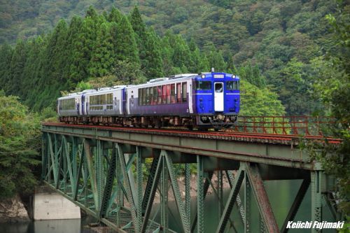 越乃Shu*Kura 米坂線に初入線 団体臨時列車