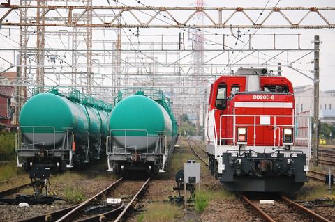 鶴見線 124-2(安善駅 米タン DD200-8 入換え)
