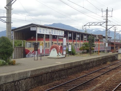 2018年晩夏 長野県内の保存蒸機を見て歩く旅 49 長野電鉄、懐かしの車両 2000系 その3 小布施駅に保存された りんご電車