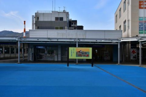 リニューアル後の京阪大津線 大津市役所前駅、京阪大津京駅