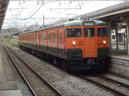2018年晩夏 長野県内の保存蒸機を見て歩く旅 70 しなの鉄道の115系 湘南色