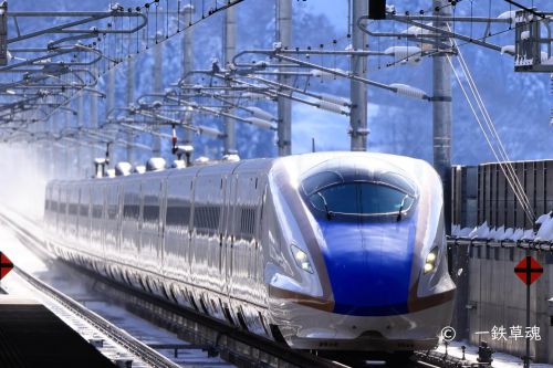 E7系飯山駅を通過!