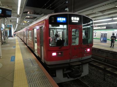 小田急1000形(赤い1000形) 小田急多摩線各駅停車唐木田行き