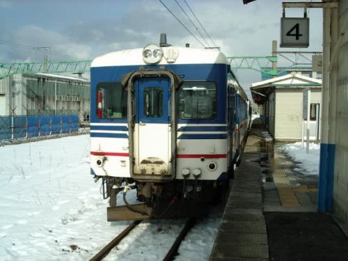 米坂線キハ52形 夕刻の西米沢駅 2003-01-11