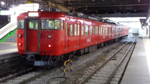 2018年晩夏 長野県内の保存蒸機を見て歩く旅 73 しなの鉄道の115系 コカコーララッピング