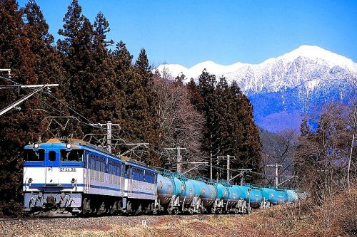 中央西線の雪の南アルプスバックを行く懐かしのEF64形重連の石油輸送列車(大桑~須原)