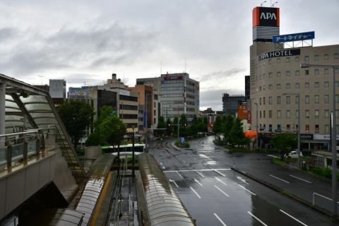 豊橋鉄道市内線 石畳の軌道の勾配区間で撮り鉄
