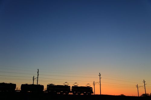 三岐鉄道の日の出前のトワイライト時間を走る三岐鉄道ED50重連のセメント貨物他(丹生川~三里)