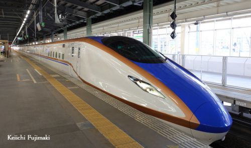 E7系 F31編成 新潟駅で発車待ち
