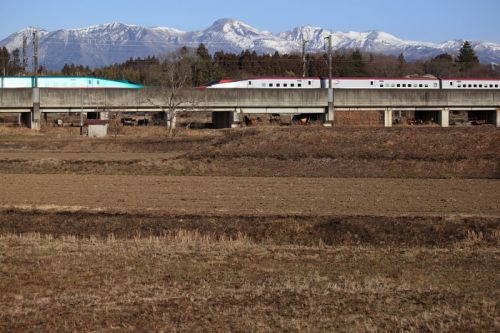 那須連山と新幹線