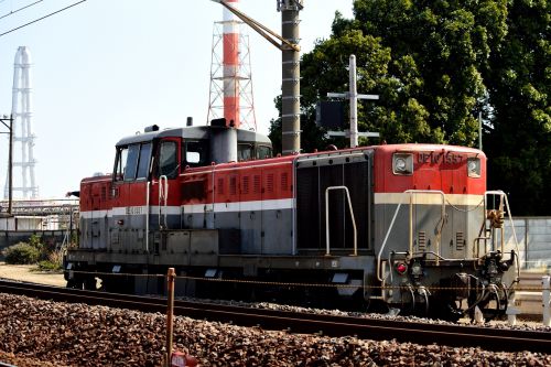 関西本線の四日市駅のコスモ石油専用線で入替作業の運用にあたるDE10ー1557号機(四日市駅)