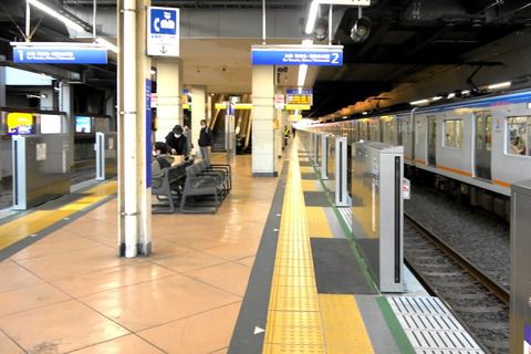 相鉄二俣川駅ホームドア設置中
