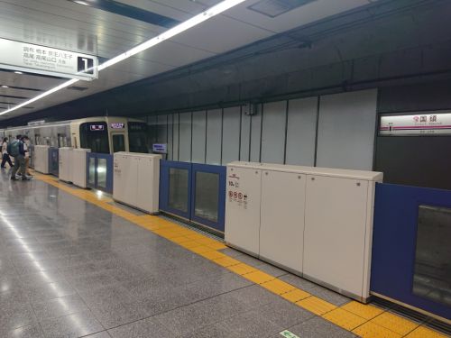 5476.【1・2番線とも】昭和の刑事ドラマの「駅メロ」が流れる国領駅【音量は控えめ】