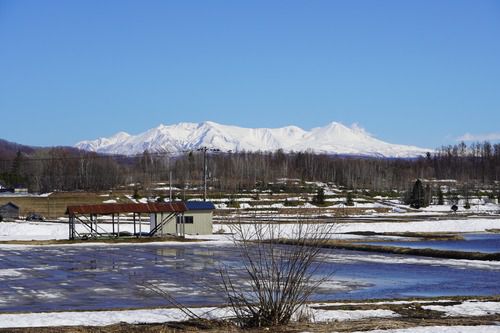 伊香牛駅から見える大雪山連邦