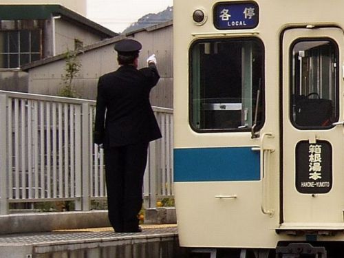 カナダの鉄道、日本式の『指さし確認』導入へ「クリアライト!クリアレフト!」
