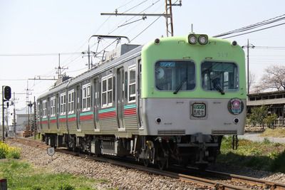 上毛電鉄・700形~井の頭から来た車両、顔の色を変えて活躍中!