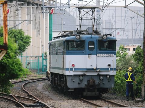 鶴見線 131-2(扇町駅 EF65 2094 引出し)