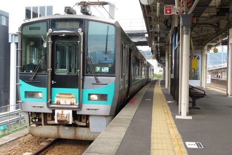 JR西日本が小浜線の本数半減を検討。小浜~東舞鶴は1日5.5往復に? 2021年10月のダイヤ改正で。