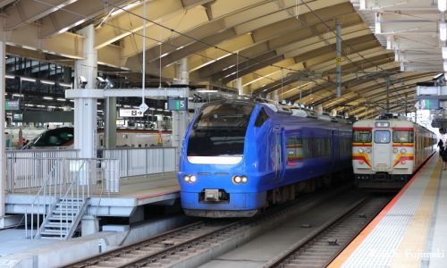E7系+E653系+115系 3世代の並ぶ駅