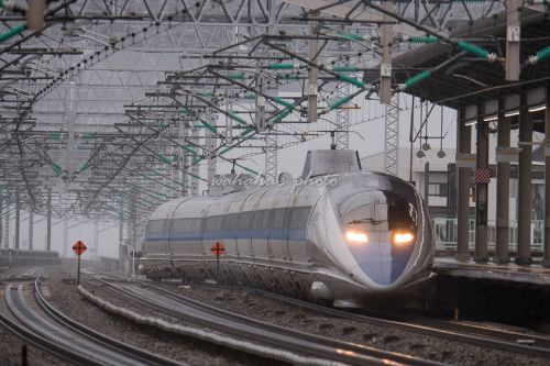 雨の500系新幹線