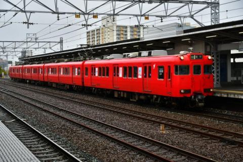 秋雨の名鉄堀田駅で撮り鉄
