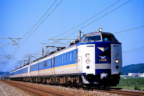 北陸本線を行く懐かしの485系特急「しらさぎ」の青鷺色と国鉄特急色(丸岡~春江)