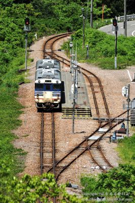 心地良い風が吹く山間の駅