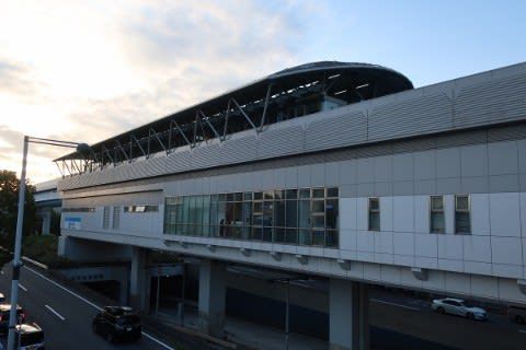ゆりかもめ　青海駅