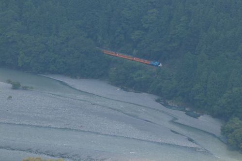 緑の森と翠の大井川と青とオレンジのトーマスくん - 2021年残暑・大井川鉄道 -