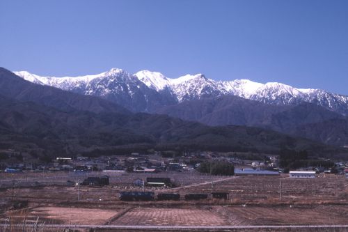 南アルプスの麓を走る貨物列車と旧型国電 - 飯田線・1982年 -