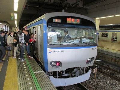 相鉄10000系(8両) 相鉄本線特急横浜行き