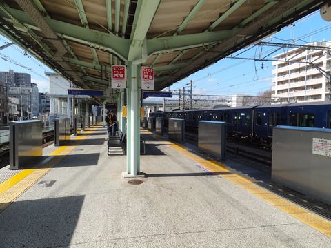 相鉄相模大塚駅ホームドア設置工事