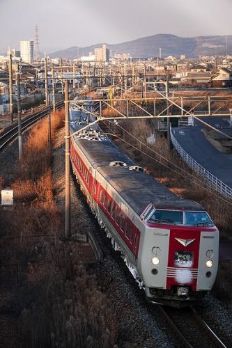 早朝 電車を撮りに行きました。