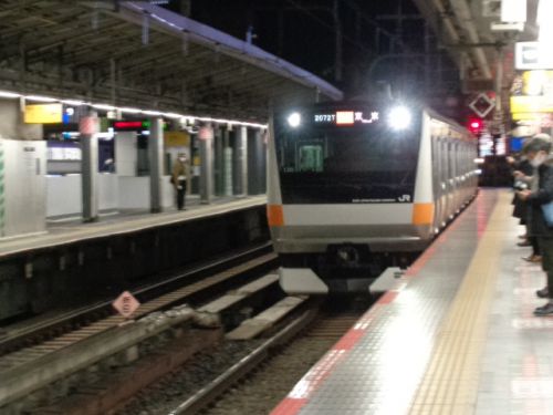 帰りの中央線快速電車で気になったことが